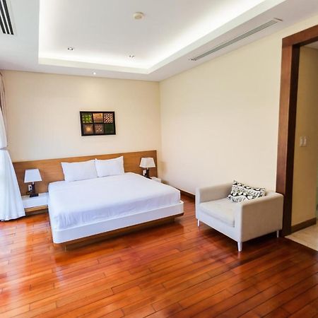 Deluxe Ocean Villa Along The Beach Da Nang Esterno foto
