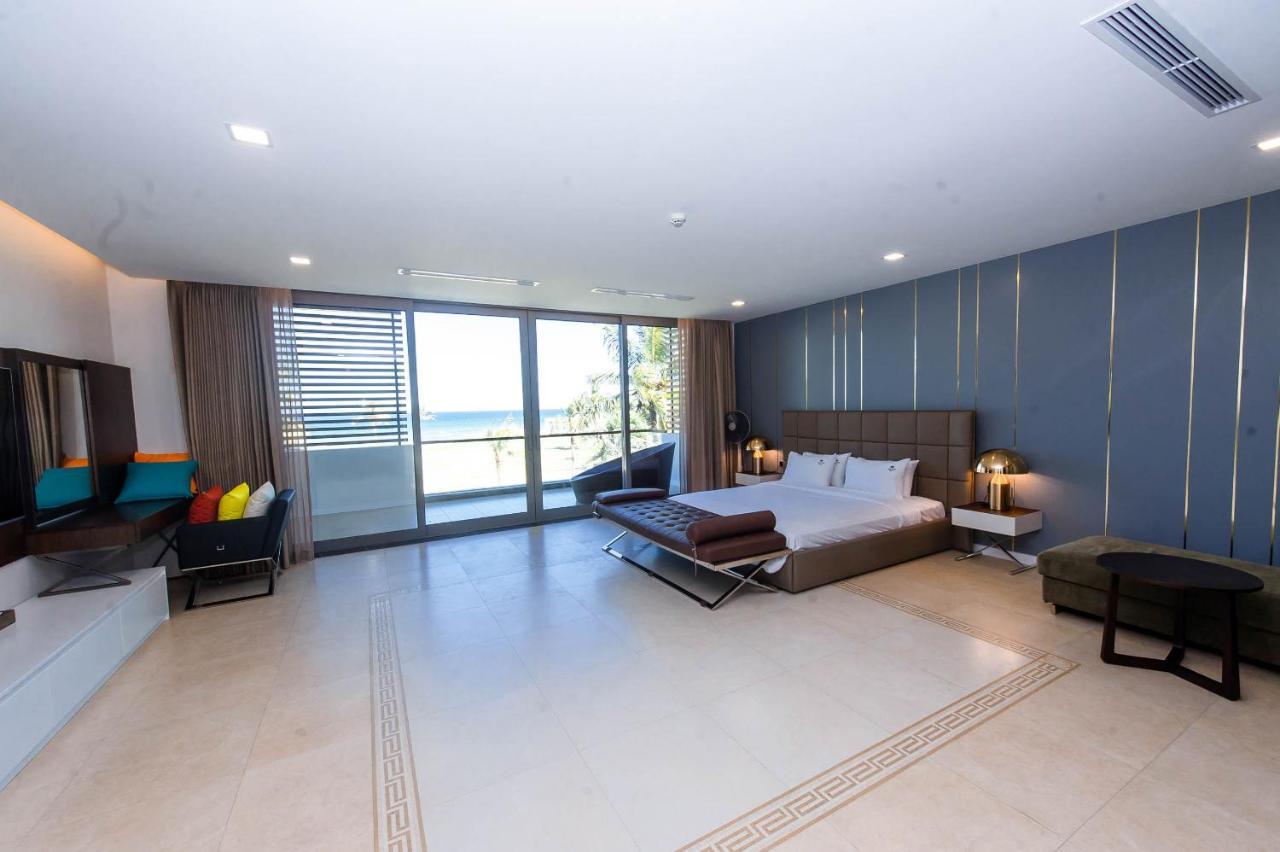 Deluxe Ocean Villa Along The Beach Da Nang Esterno foto