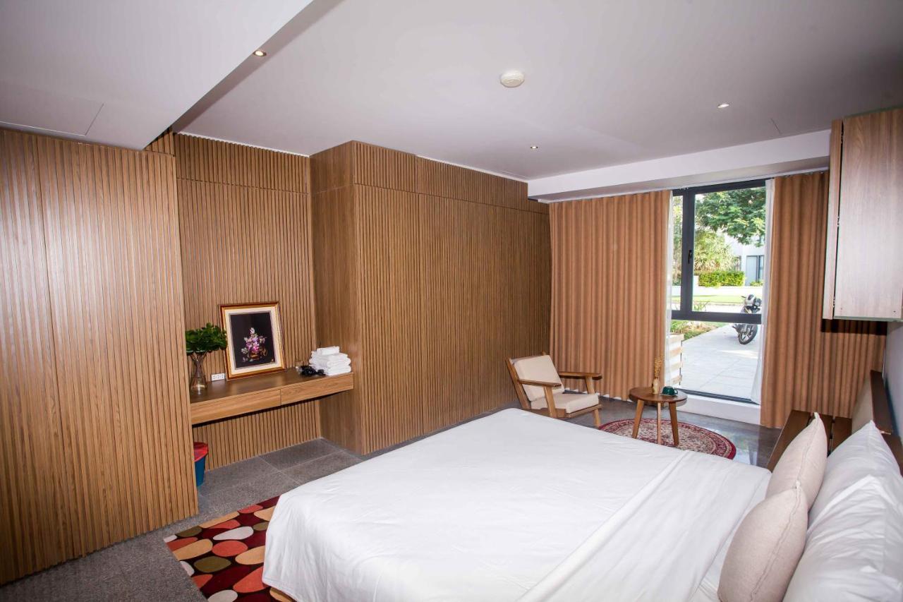 Deluxe Ocean Villa Along The Beach Da Nang Esterno foto