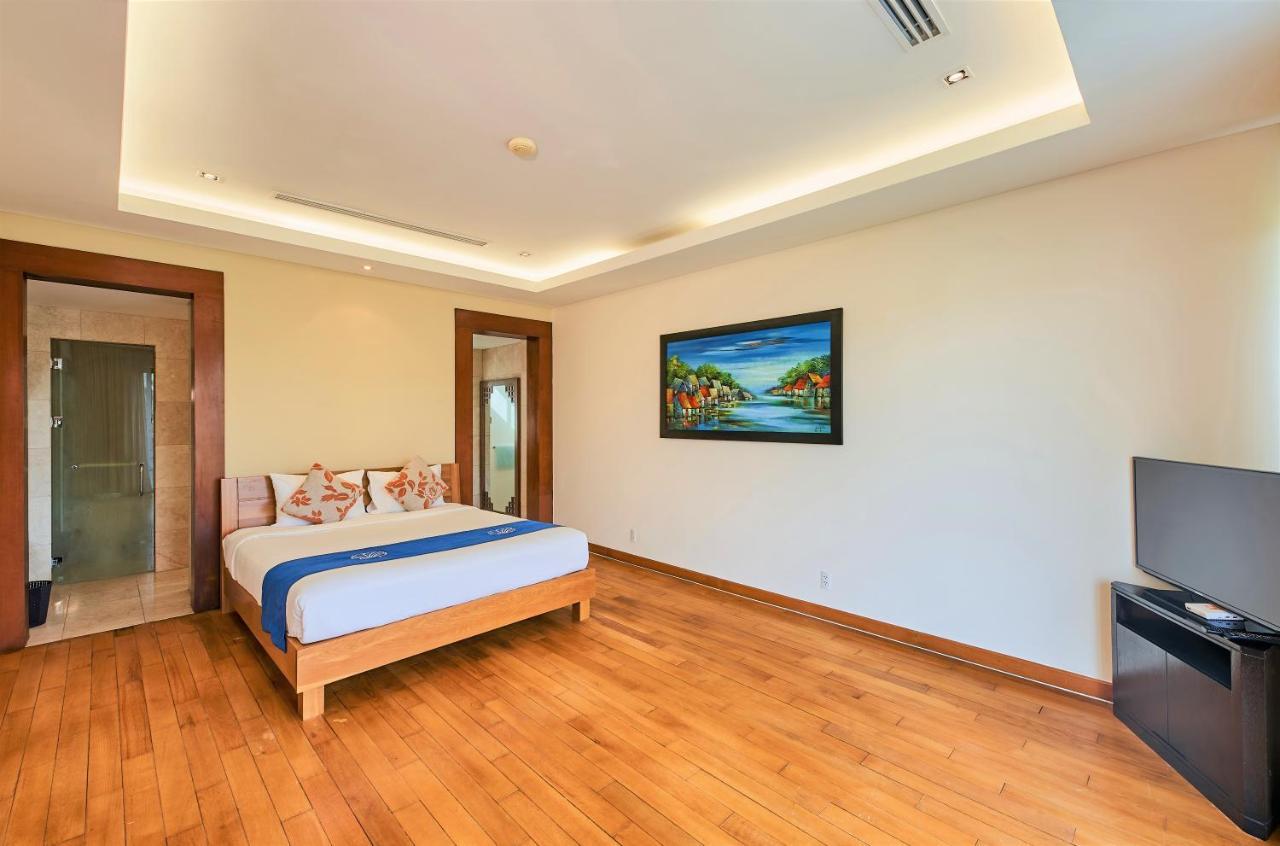 Deluxe Ocean Villa Along The Beach Da Nang Esterno foto