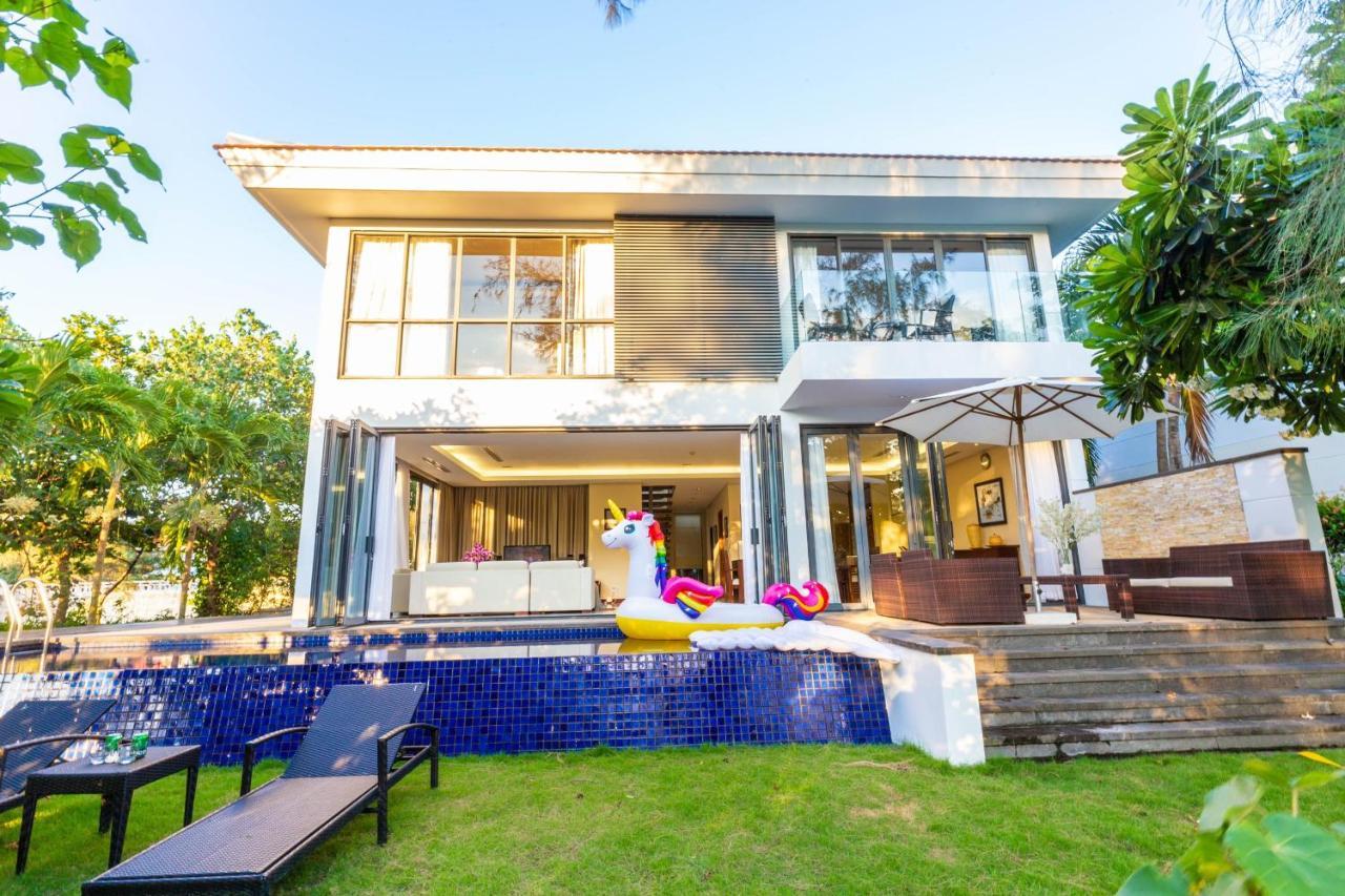 Deluxe Ocean Villa Along The Beach Da Nang Esterno foto